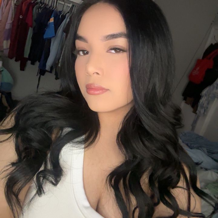 ￴