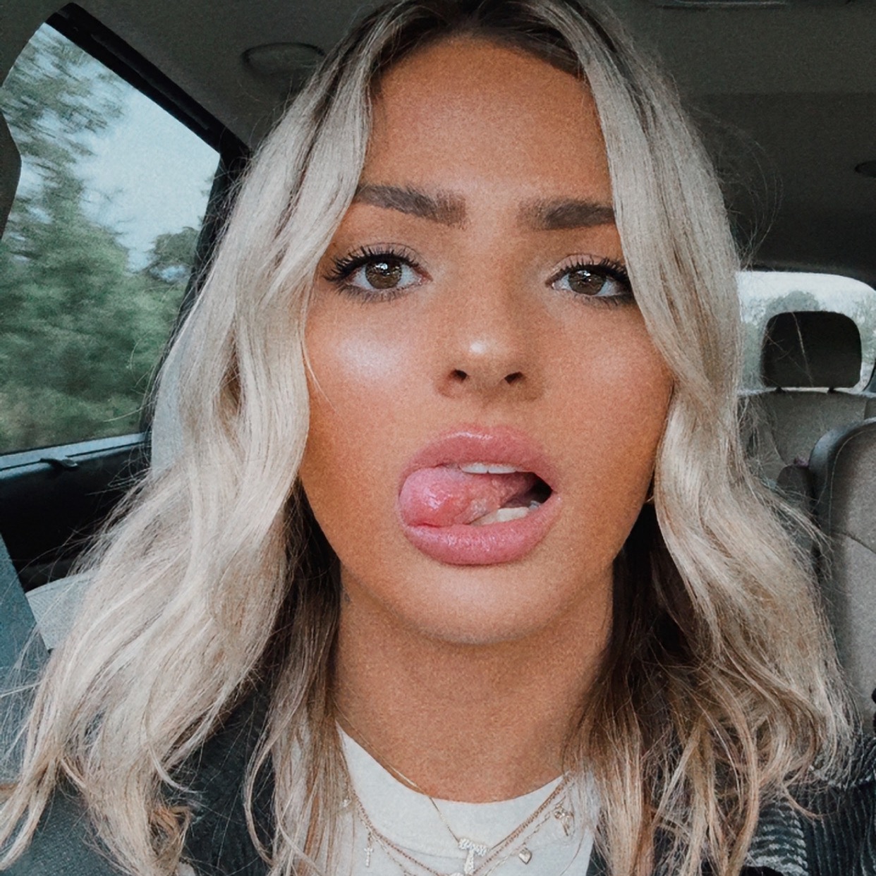 𝒾𝒶𝓂𝓃𝒾𝒸𝒽𝑜𝓁𝑒𝓍𝑜