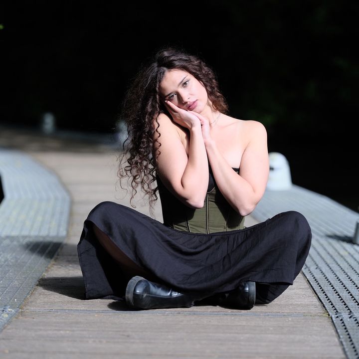 Esra Sibel