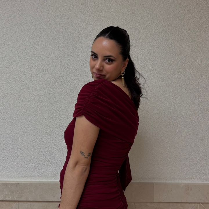 Desi Serrano
