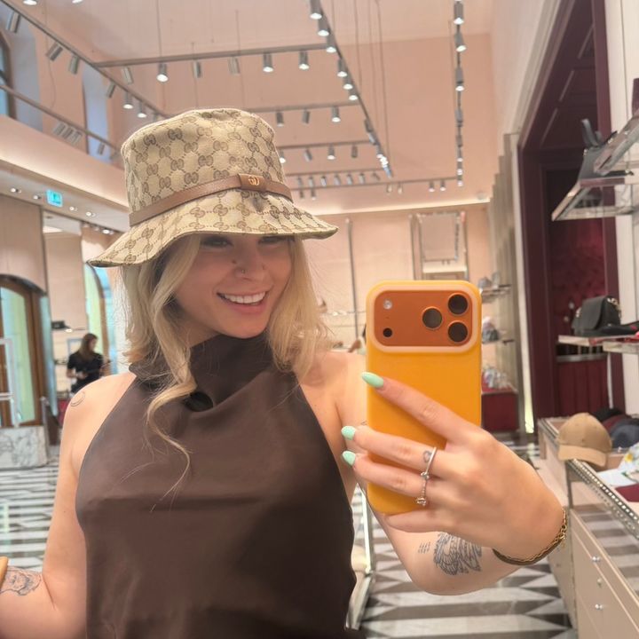 pauli 🍸🐆👱🏼♀️🎀