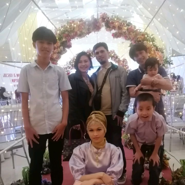 MADAM MOT