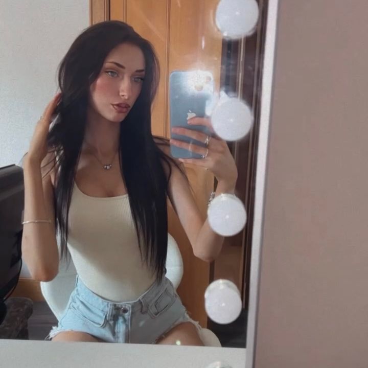 nadineross03