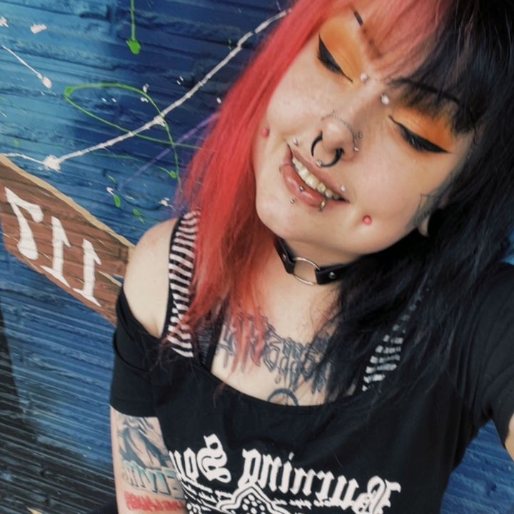 amber.🩷🕷️
