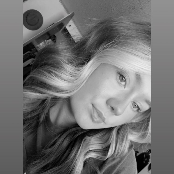 𝐂𝐡𝐥𝐨𝐞 𝐍𝐨𝐫𝐫𝐢𝐬✨