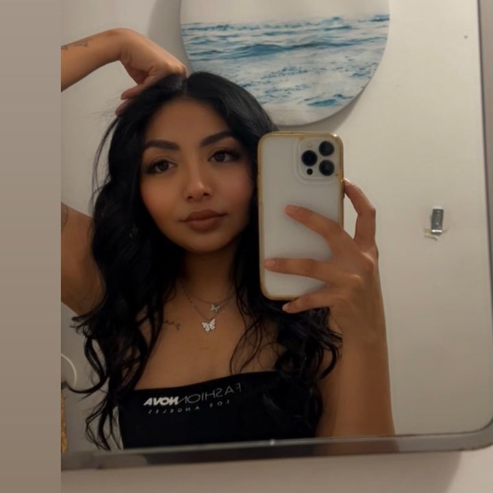 Mónica🍒